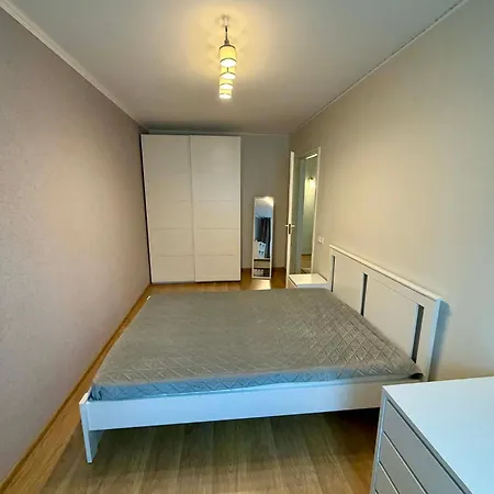 3 Magamistoaga Korter Haaberstis アパート